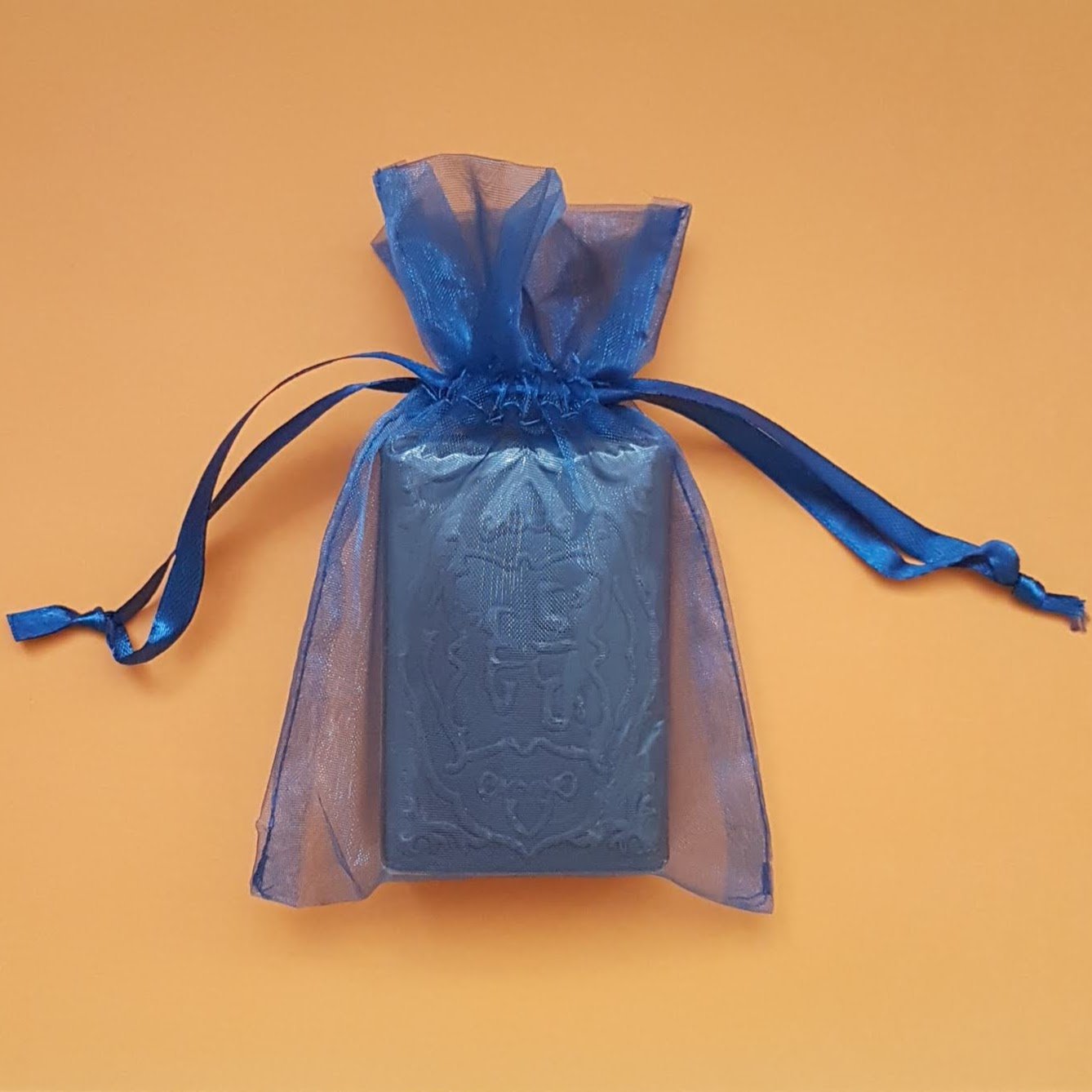 Zhenobya Aleppo-saippua Oud-tuoksulla, 100g